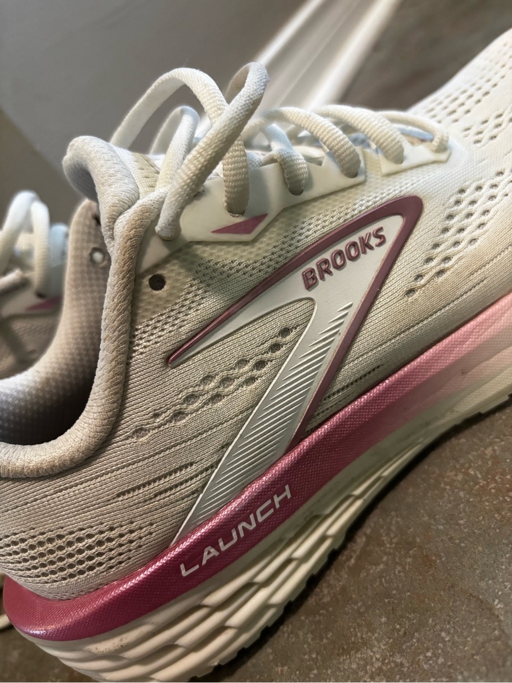 [6] Brooks Launch 12 Speed Shoes